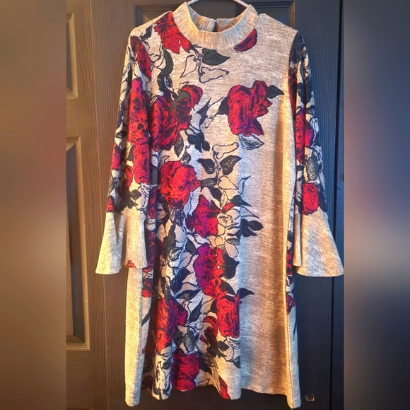 Chelsea & Theodore Dresses & Skirts - Chelsea & Theodore rose 🌹 sweater dress..